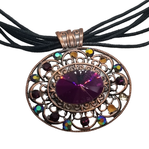 VINTAGE PURPLE RHINESTONE & BRASS PENDANT CORD STATEMENT NECKLACE & EARRINGS SET - Picture 4 of 6